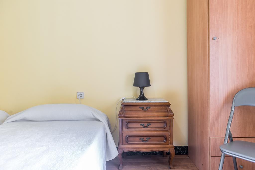 Hostel Turistic Castell Barcelona Zewnętrze zdjęcie
