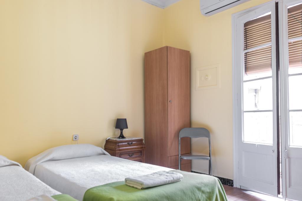 Hostel Turistic Castell Barcelona Zewnętrze zdjęcie