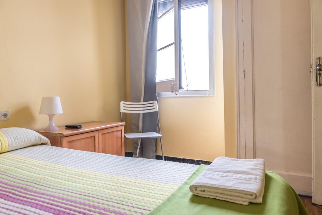 Hostel Turistic Castell Barcelona Zewnętrze zdjęcie