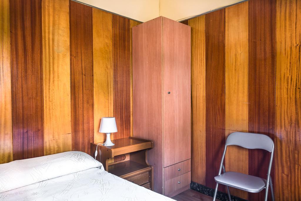Hostel Turistic Castell Barcelona Zewnętrze zdjęcie