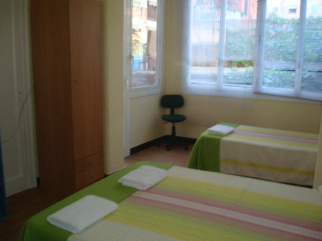 Hostel Turistic Castell Barcelona Zewnętrze zdjęcie