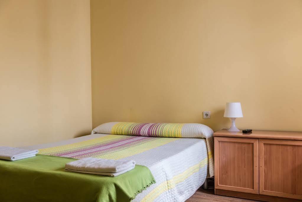 Hostel Turistic Castell Barcelona Zewnętrze zdjęcie